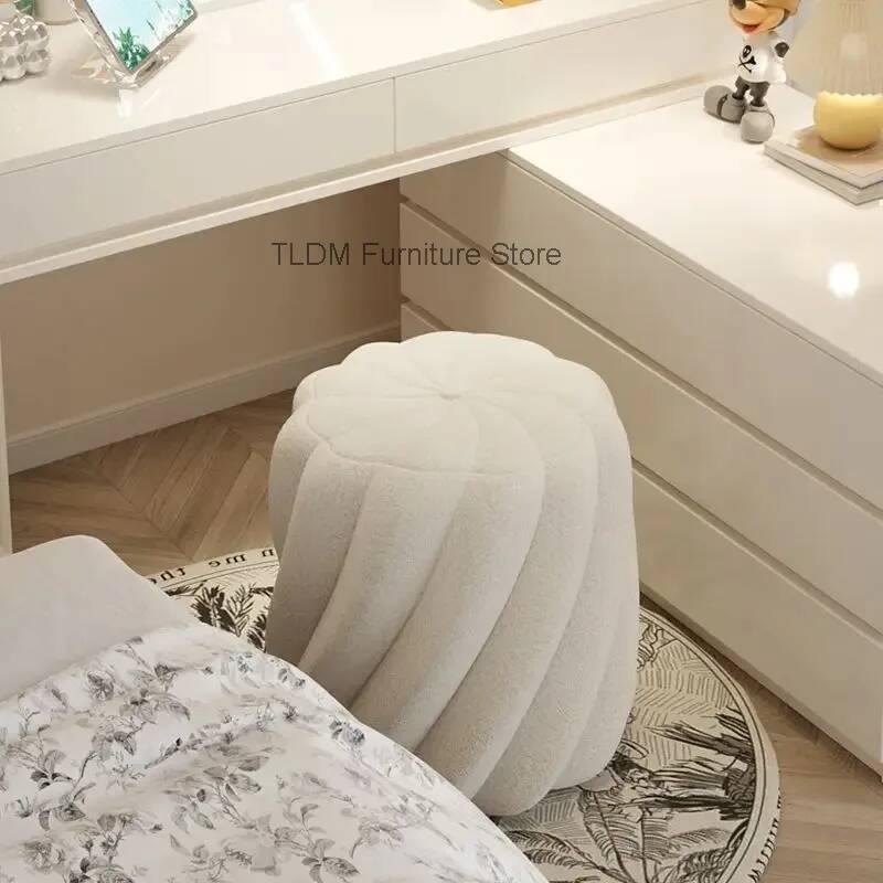 Tabouret rond plissé en laine  - Home Barcelona avis et prix